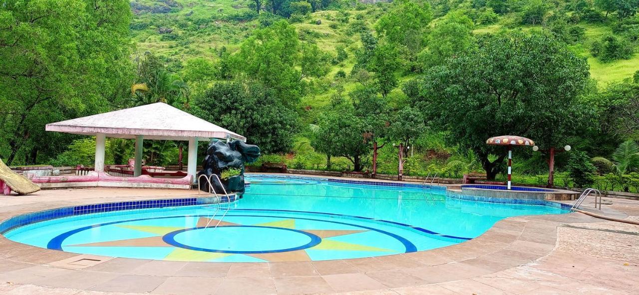 Golden Resort And Farm Нашик Екстер'єр фото